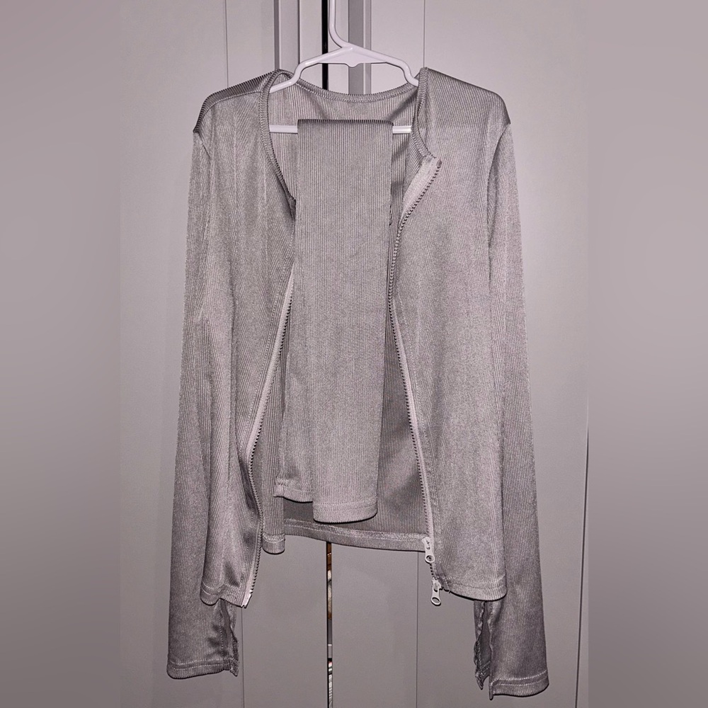 Set! Light Gray Zip-Front jacket with skirt